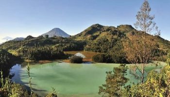 Â Telaga Warna Puncak